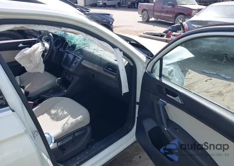 2018 Volkswagen Tiguan 2.0T Se/2.0T Sel from USA, damaged, VIN 3VV3B7AX2JM007771